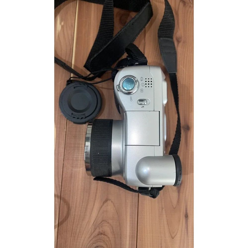 Vintage 2003 HP Photosmart 850  Digital Camera & Dock